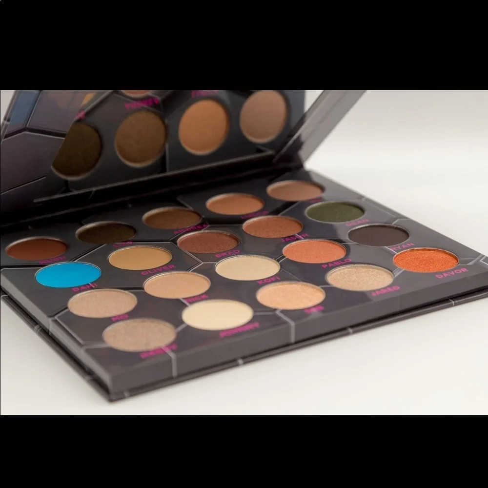 🌿 BeeBeauty London Barbella Eyeshadow Palette